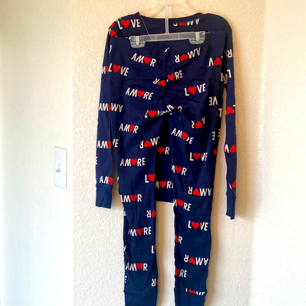NEW! Gender-Neutral Valentines Matching Graphic Snug-Fit Pajama Set For Kids - Picture 2 of 5